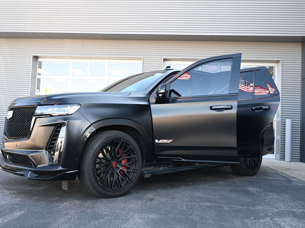 Used 2023 Cadillac Escalade V w/ LPO, ONYX Package image 19