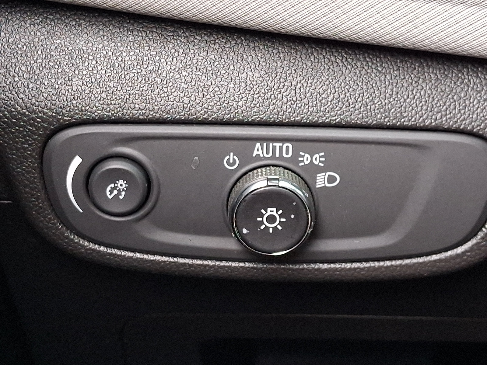 Certified 2025 Chevrolet TrailBlazer LT AWD/4WD image 23
