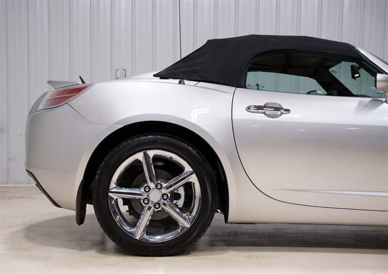 Used 2008 Saturn Sky w/ Premium Trim Package RWD image 18