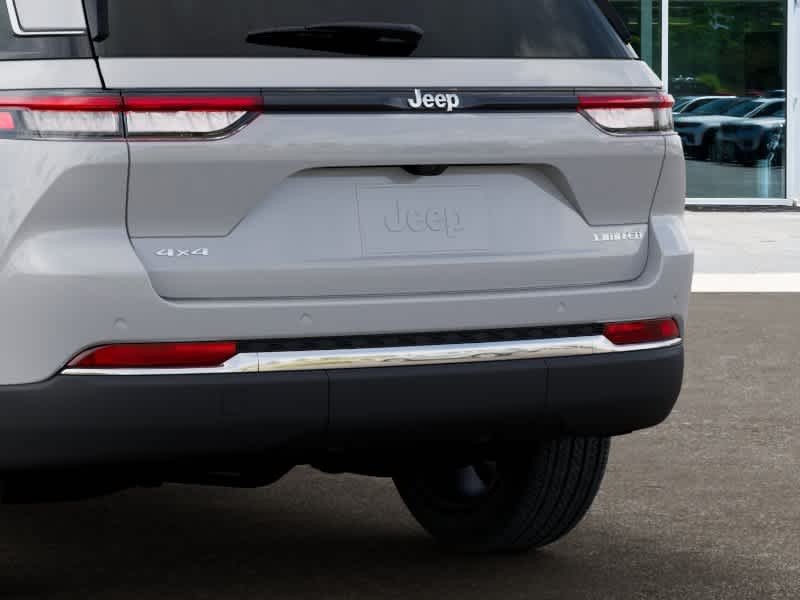 New 2025 Jeep Grand Cherokee Limited w/ Trailer Tow Package AWD/4WD image 13