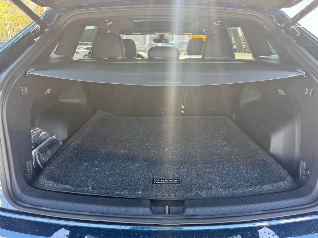 Used 2023 Volkswagen Atlas Cross Sport SEL Premium R-Line image 23