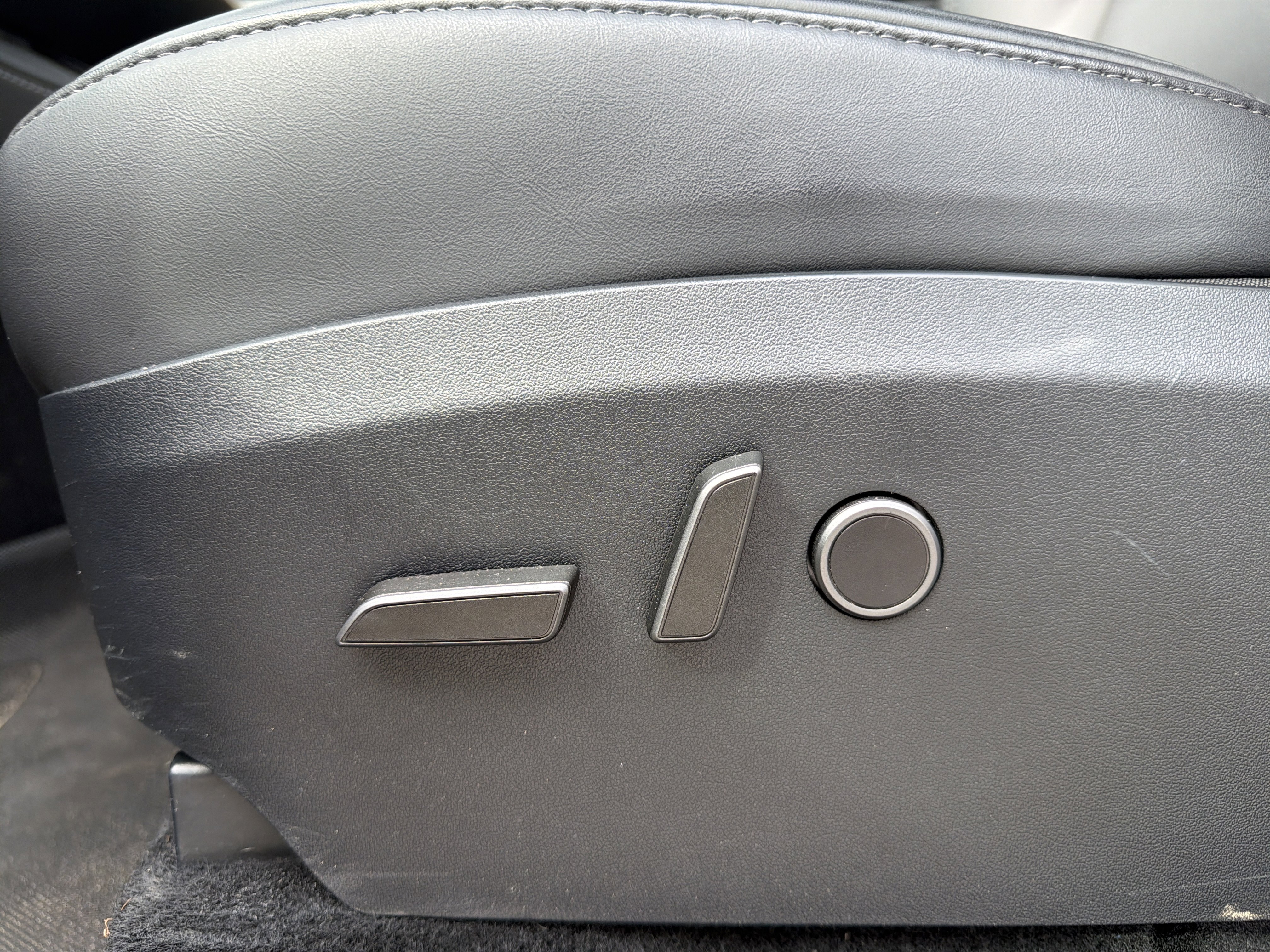 Used 2024 Tesla Model Y Long Range image 12