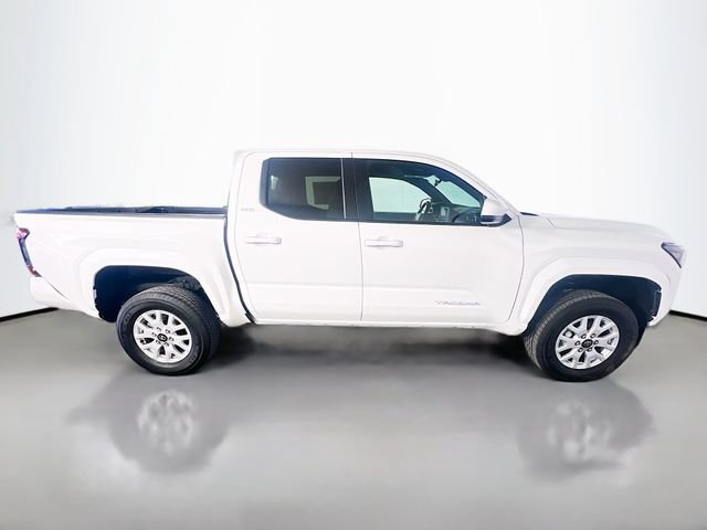 Used 2024 Toyota Tacoma SR5 AWD/4WD image 9