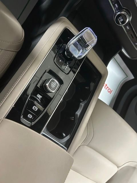 Used 2025 Volvo XC90 B5 Plus AWD/4WD image 24