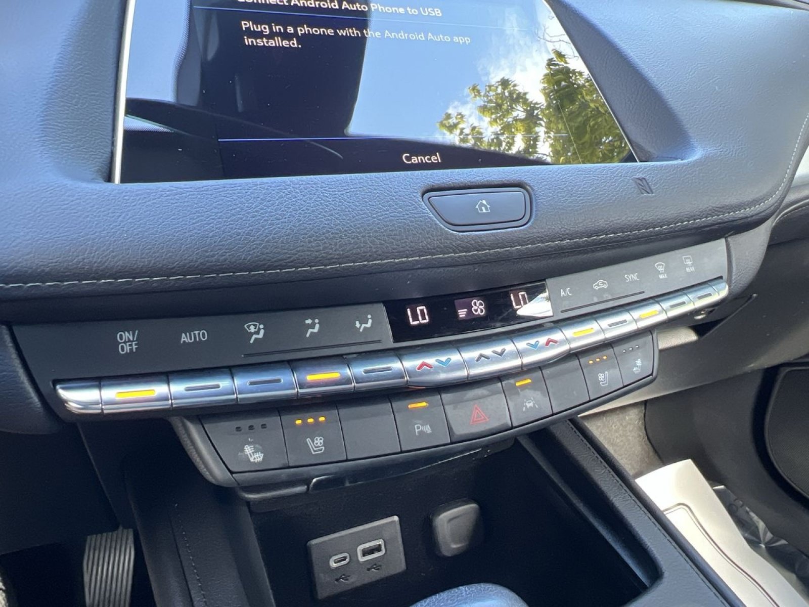 Used 2019 Cadillac XT4 Premium Luxury AWD/4WD image 18
