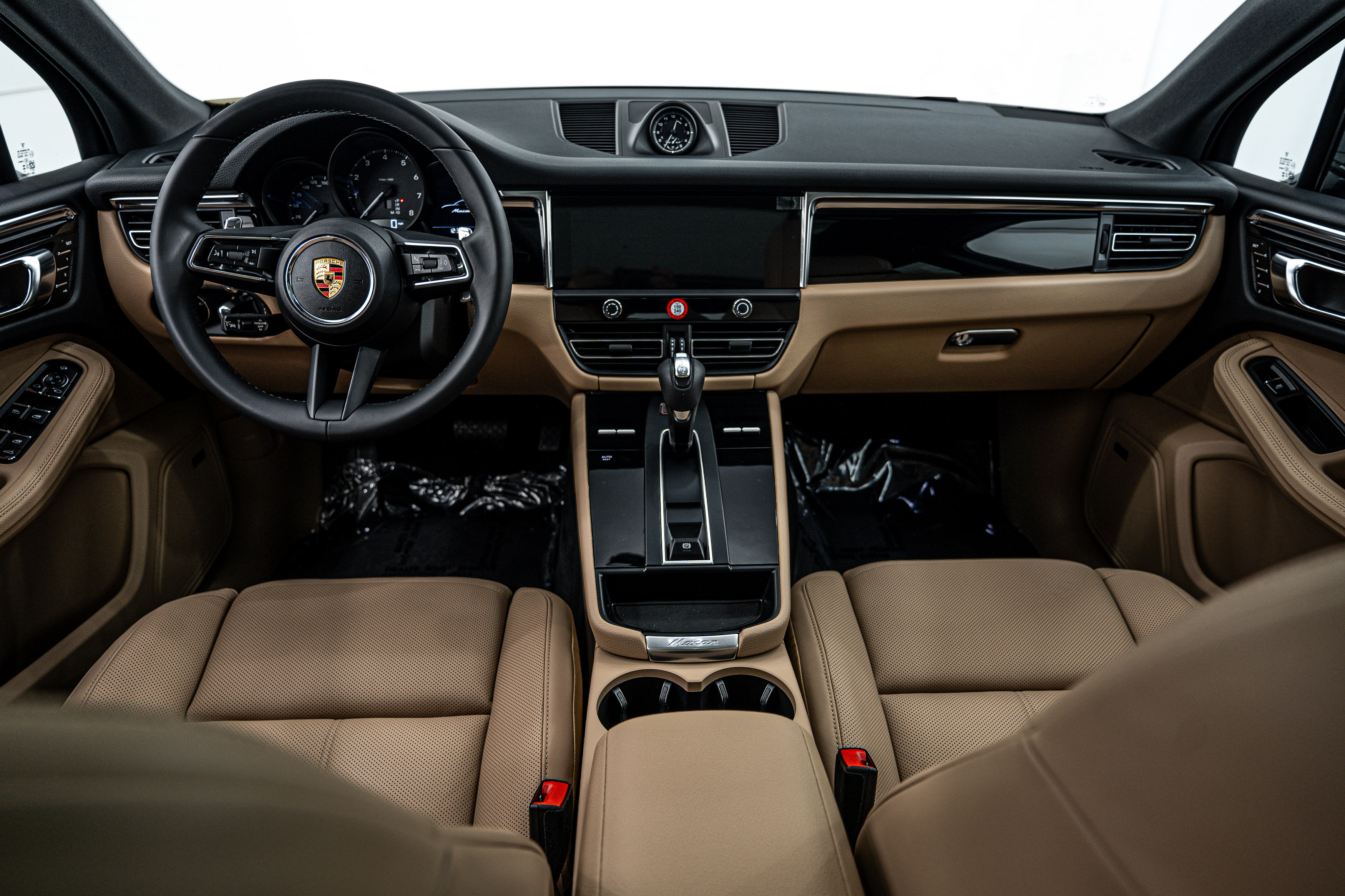 New 2025 Porsche Macan image 12