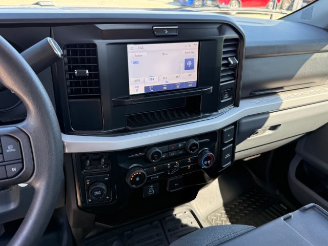 Used 2025 Ford F350 XLT w/ FX4 Off-Road Package AWD/4WD image 21