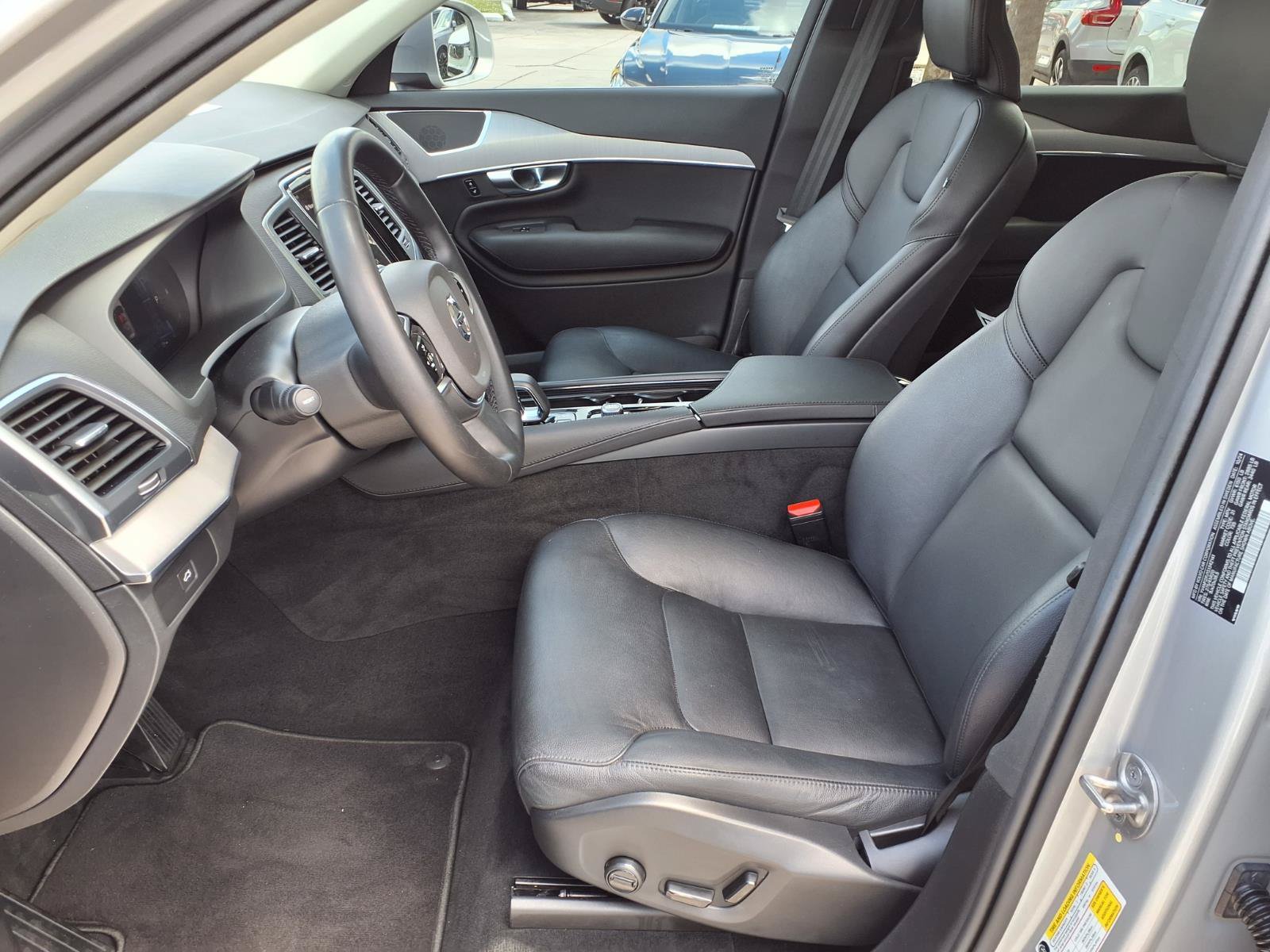 Certified 2025 Volvo XC90 B5 Core AWD/4WD image 21