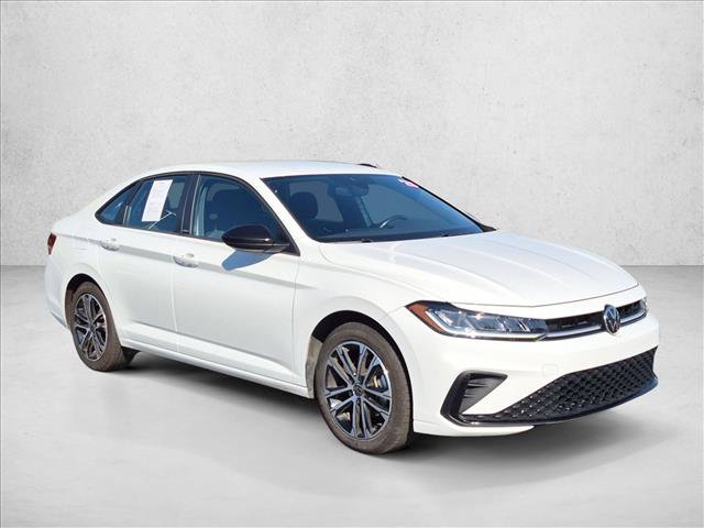 Used 2025 Volkswagen Jetta Sport FWD image 3