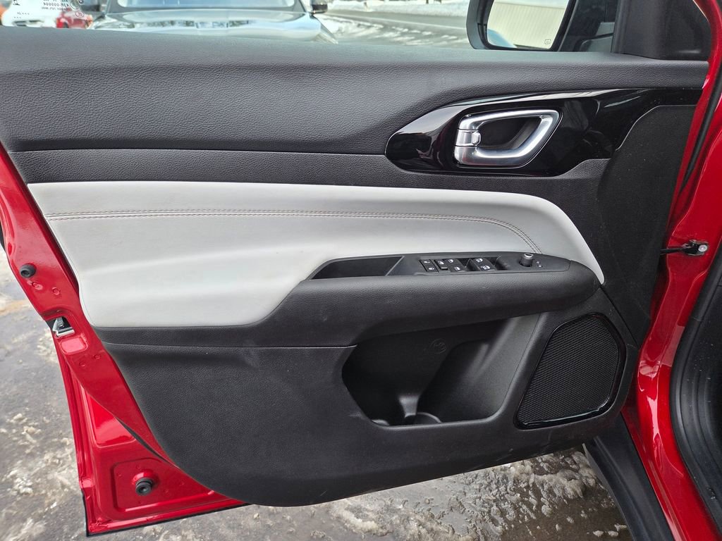 Used 2024 Jeep Compass Limited image 9