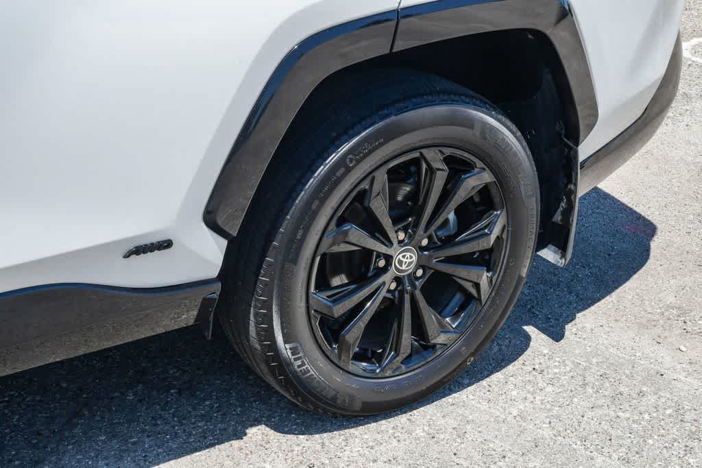 Used 2022 Toyota RAV4 XSE AWD/4WD image 11