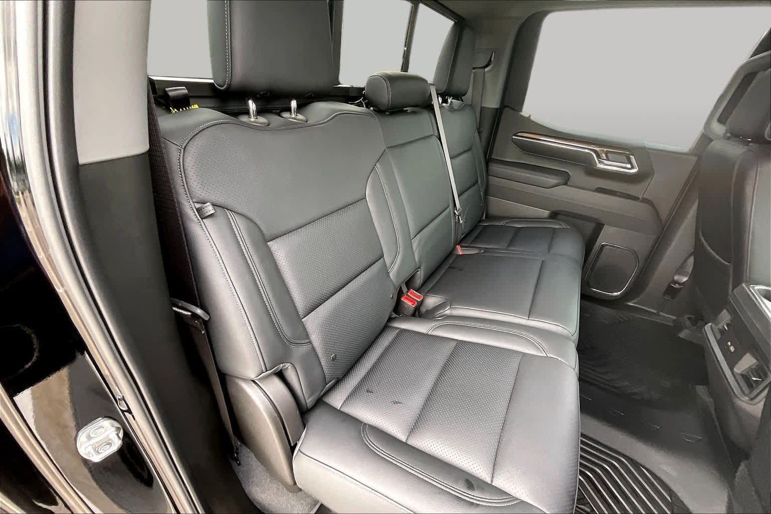 Certified 2025 Chevrolet Silverado 1500 LT Trail Boss w/ Convenience Package II AWD/4WD image 19