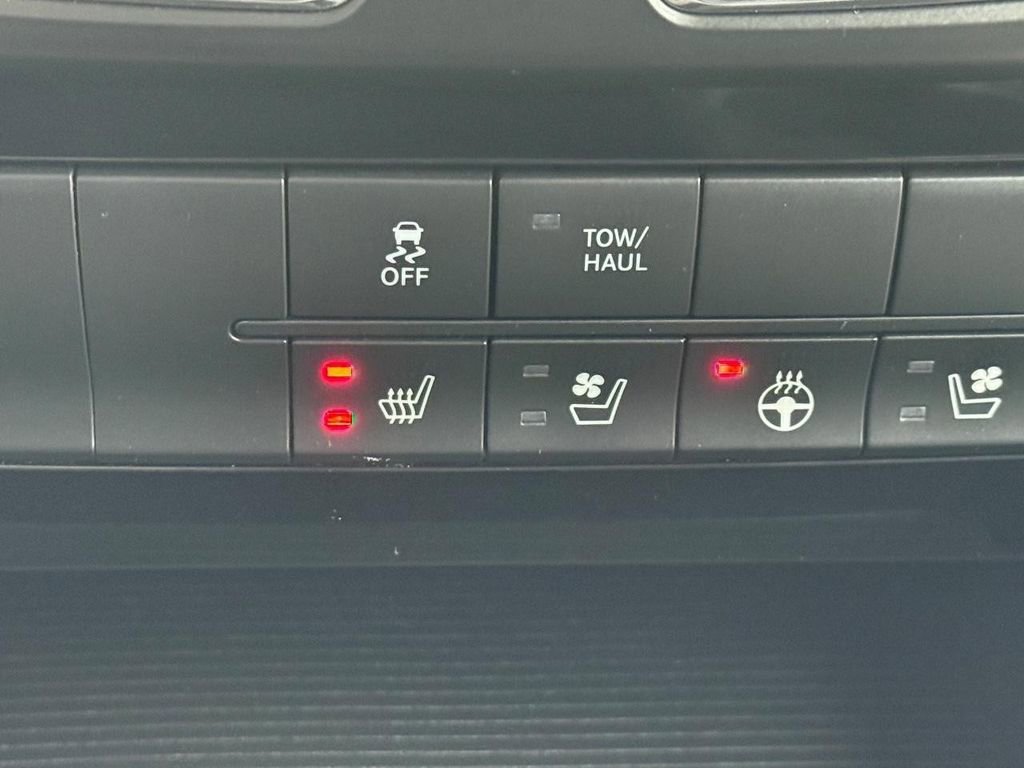 Used 2015 RAM 1500 Sport w/ Convenience Group image 20