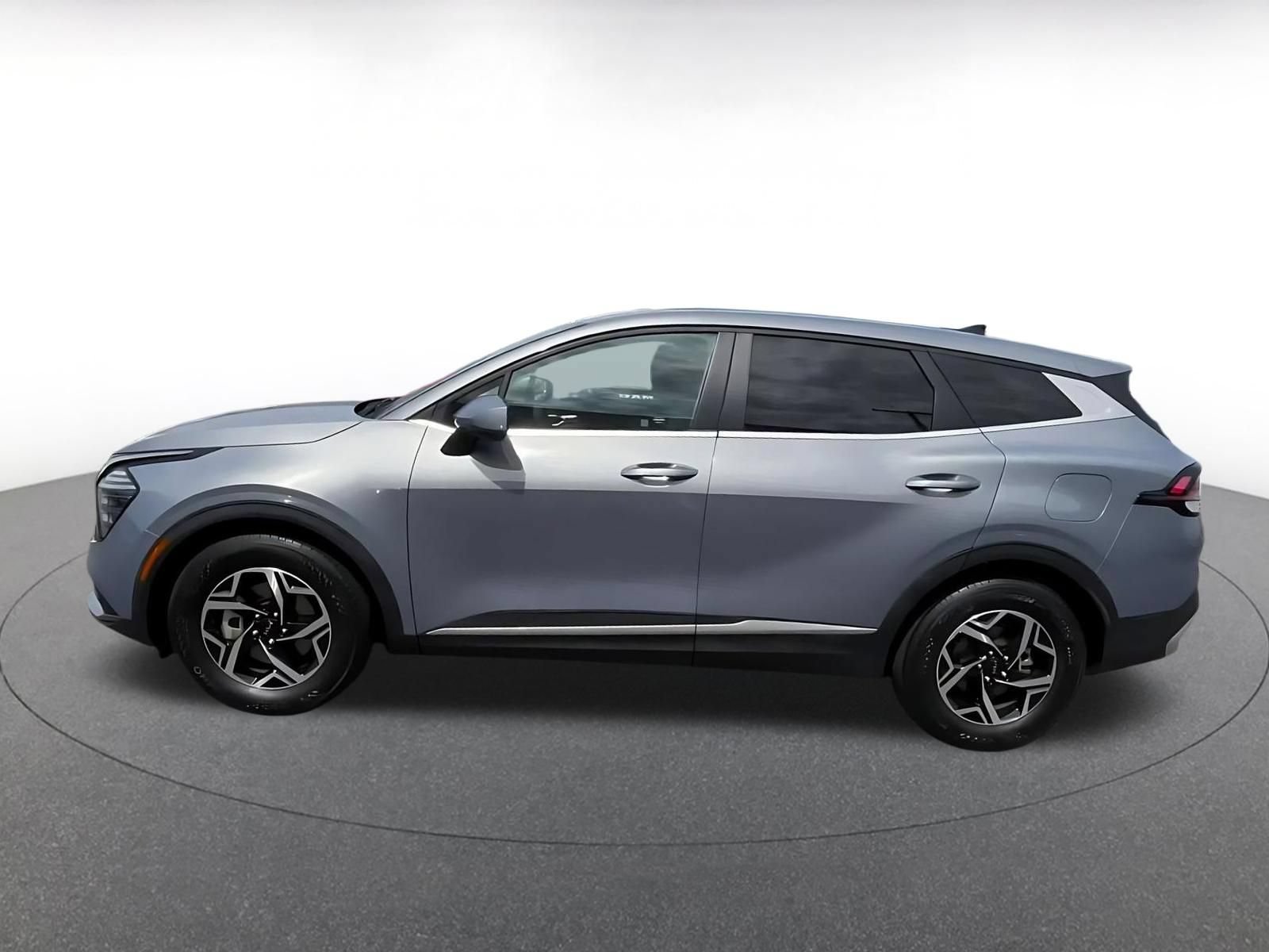 Used 2025 Kia Sportage LX FWD image 7