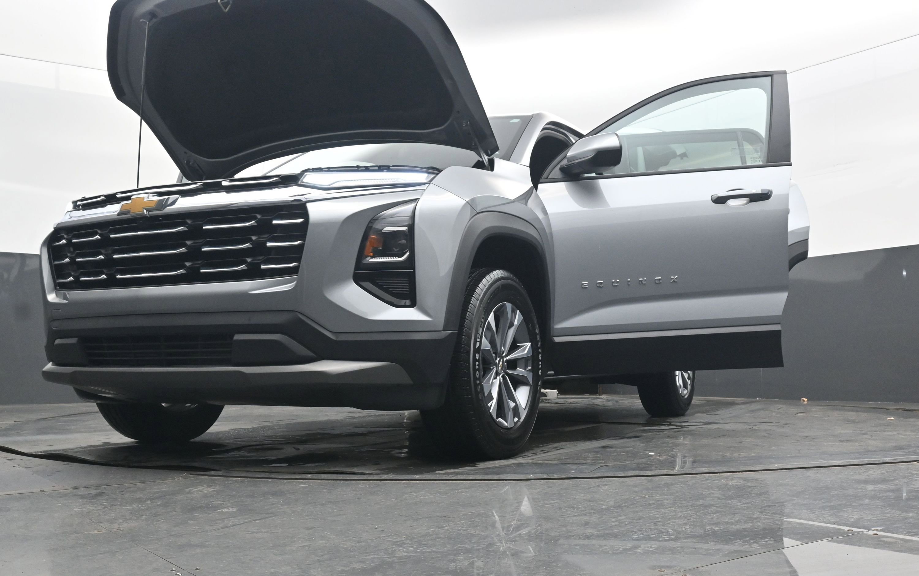 Used 2025 Chevrolet Equinox LT image 40