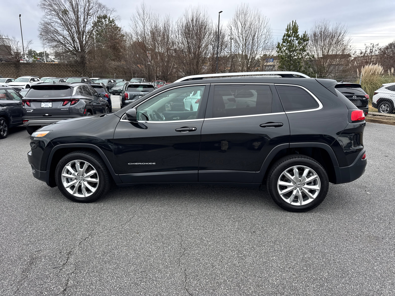 Used 2016 Jeep Cherokee Limited w/ Technology Group image 4