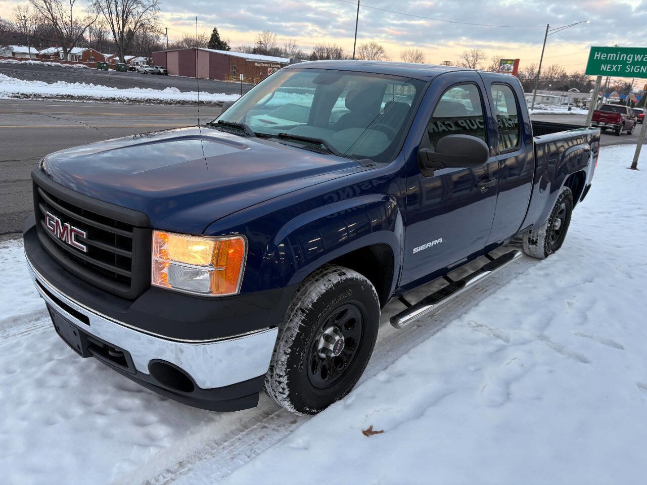 Used 2013 GMC Sierra 1500 W/T image 2