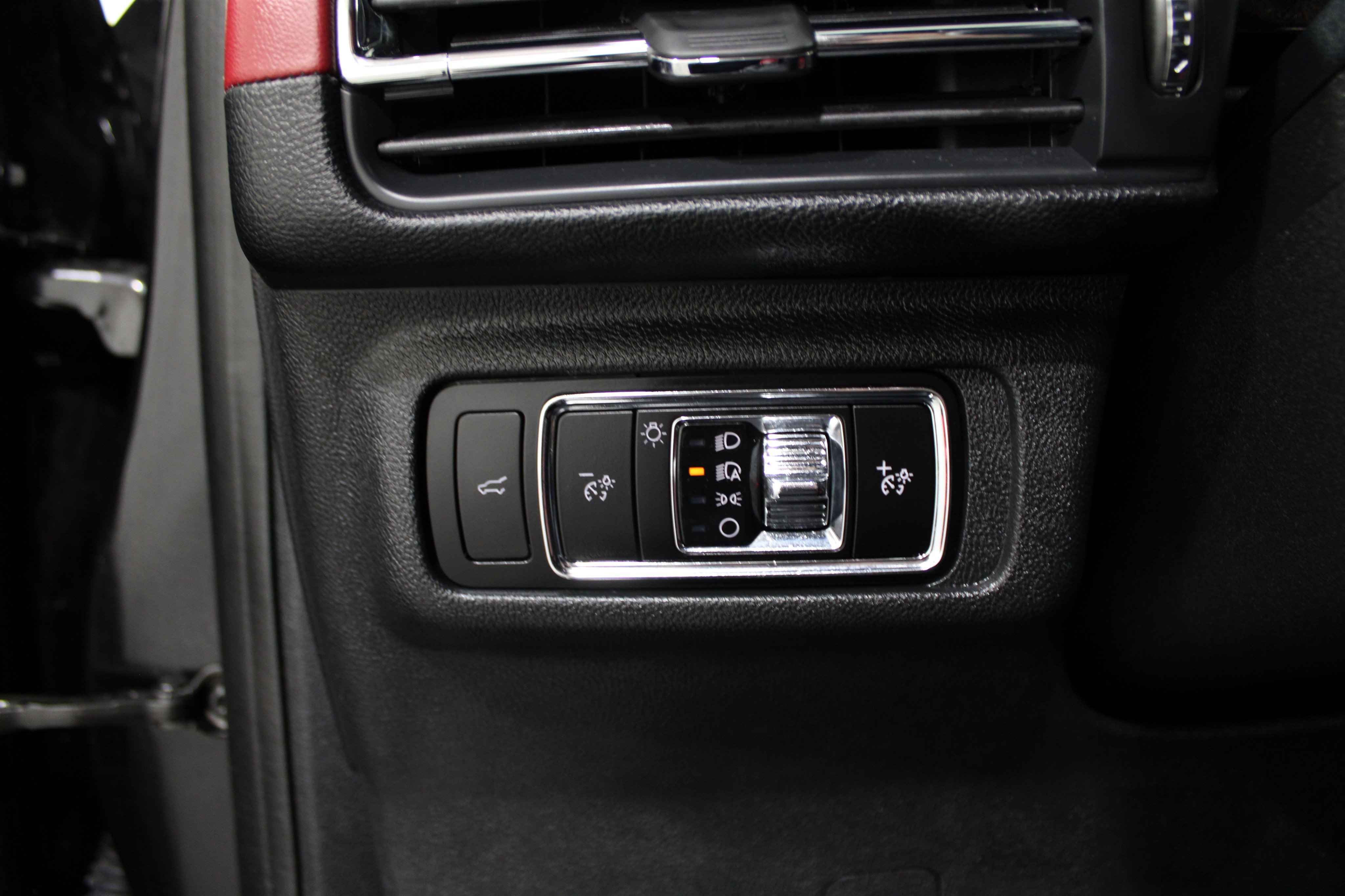 Certified 2023 Lincoln Corsair Reserve w/ Equipment Group 201A image 8