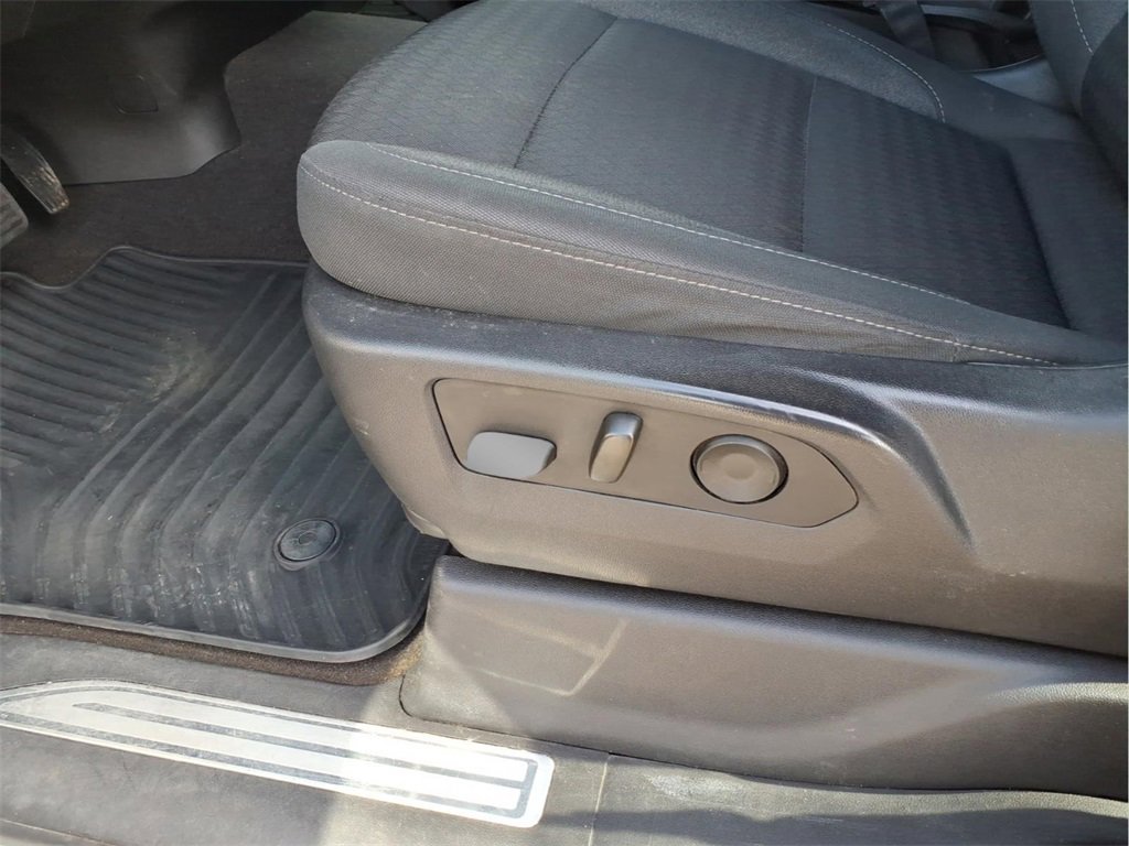 Used 2023 Chevrolet Silverado 1500 LT image 17