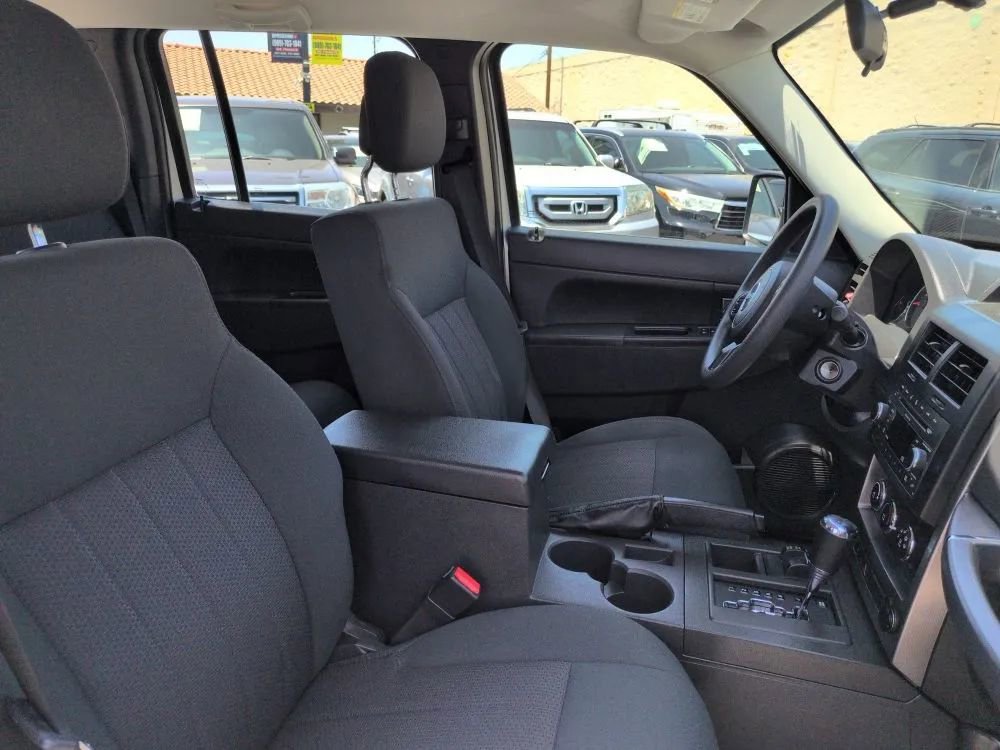 Used 2011 Jeep Liberty Sport image 27