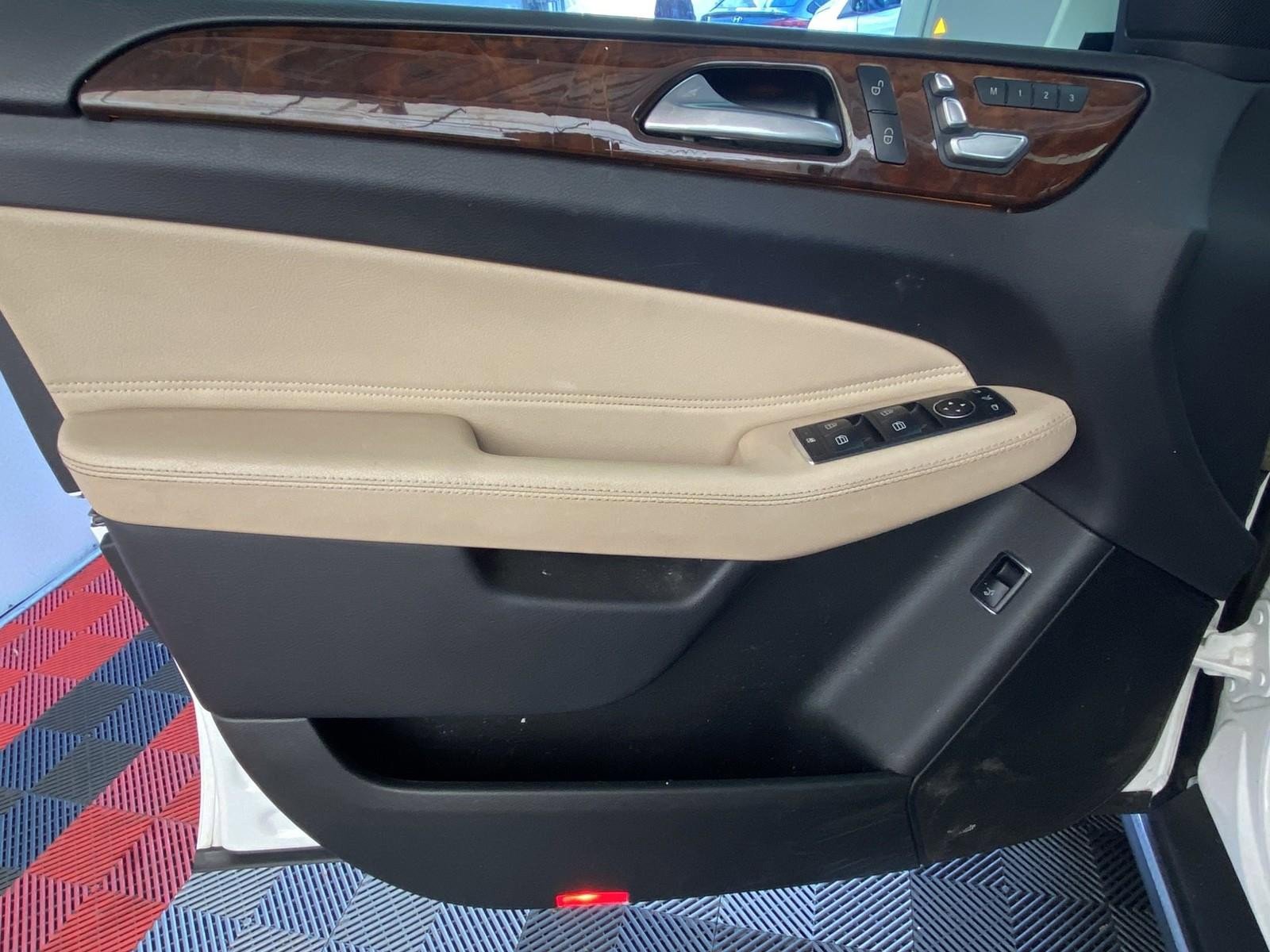 Used 2019 Mercedes-Benz GLS 450 4MATIC image 23
