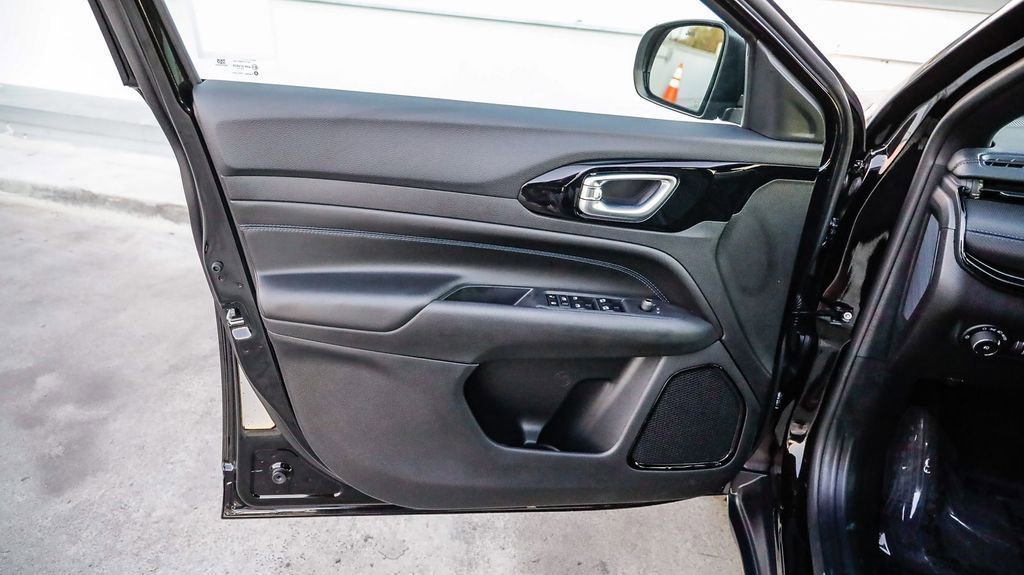 New 2026 Jeep Compass Limited image 21