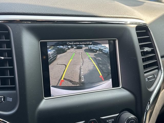 Used 2019 Jeep Grand Cherokee Laredo AWD/4WD image 20