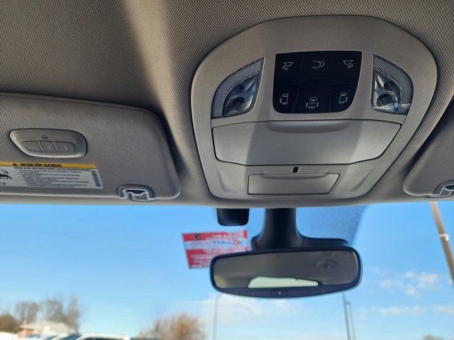 Certified 2022 Chrysler Pacifica Touring-L FWD image 36