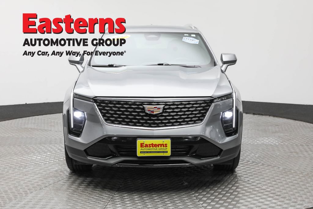 Used 2024 Cadillac XT4 Premium Luxury AWD/4WD image 2