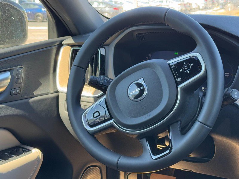 New 2026 Volvo XC60 T8 Plus w/ Protection Package Premier AWD/4WD image 7