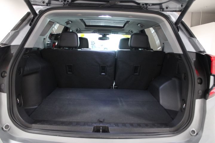 Used 2024 GMC Terrain SLT w/ Tech Package AWD/4WD image 13