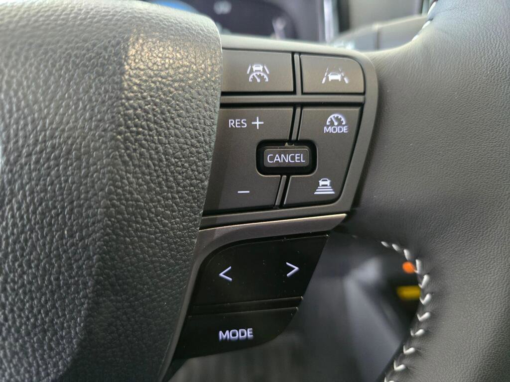 Used 2026 Toyota Camry Hybrid image 25