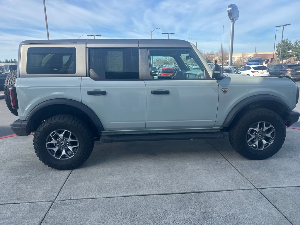 Used 2023 Ford Bronco Badlands image 5