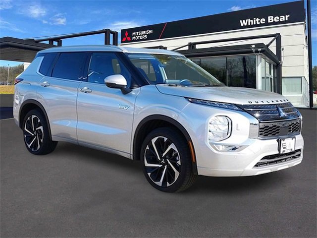 Used 2025 Mitsubishi Outlander SEL image 1