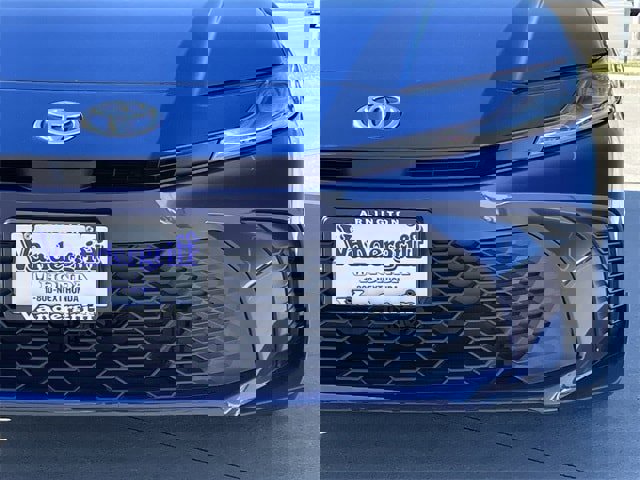 Used 2025 Toyota Camry SE image 9