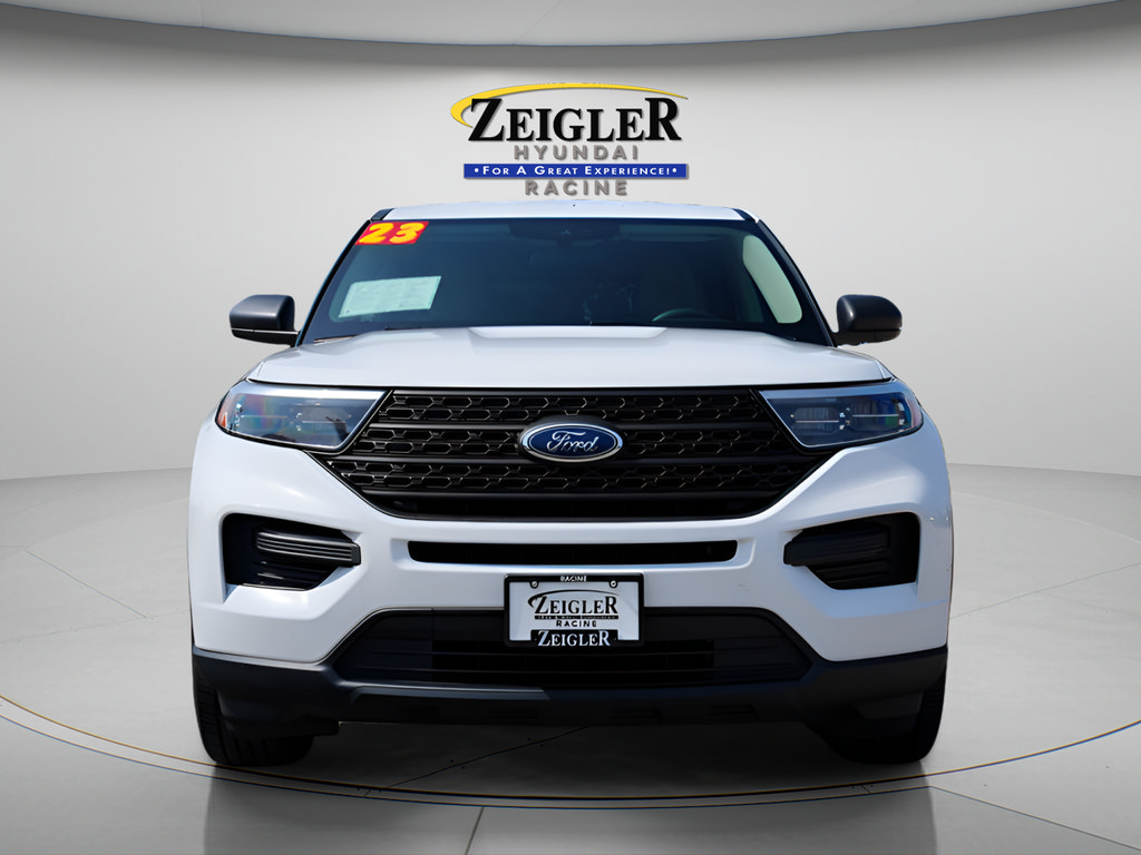 Used 2023 Ford Explorer 4WD image 2