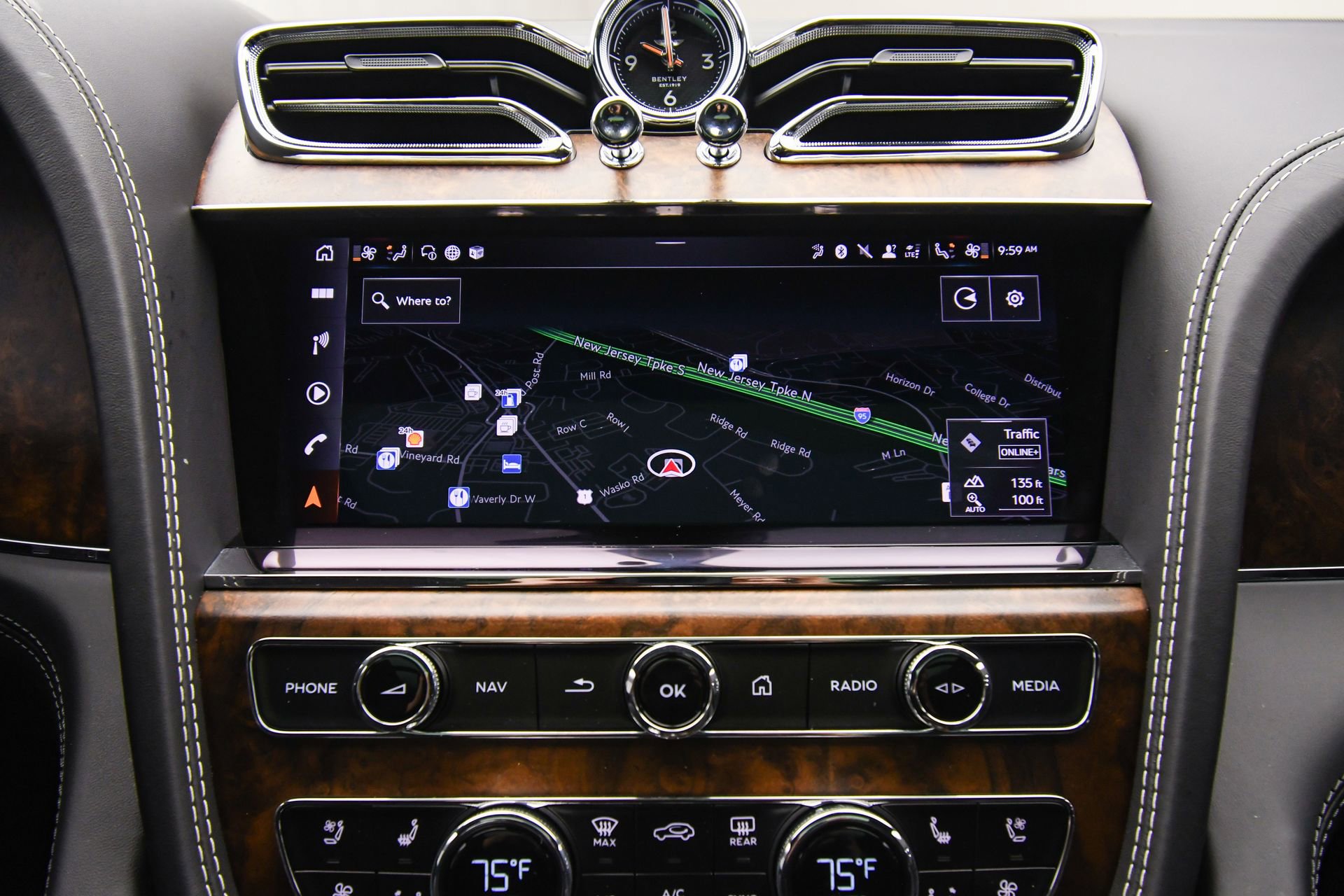 Used 2023 Bentley Bentayga Extended Wheelbase image 41