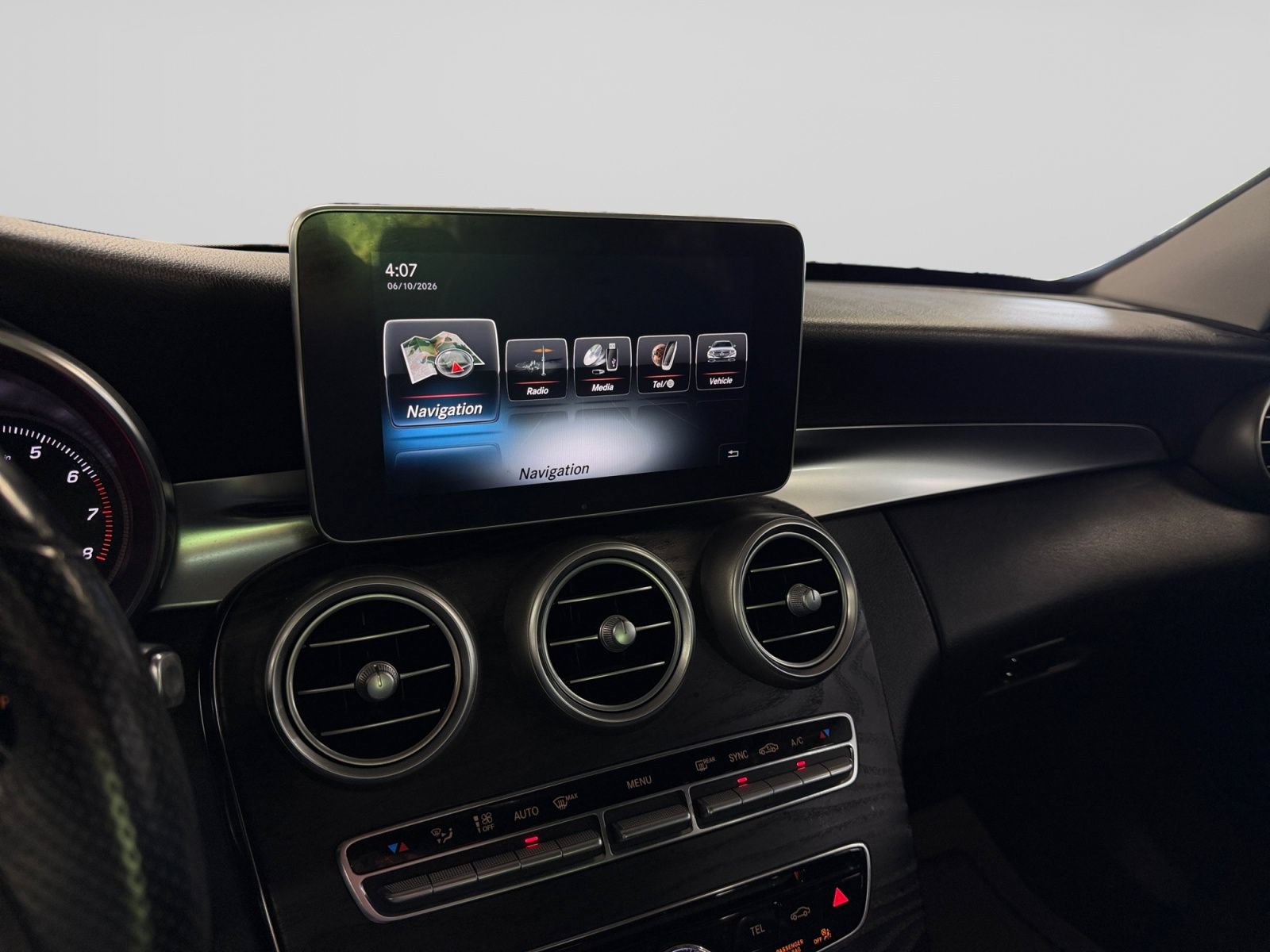 Used 2015 Mercedes-Benz C 300 4MATIC Sedan w/ Multimedia Package image 27