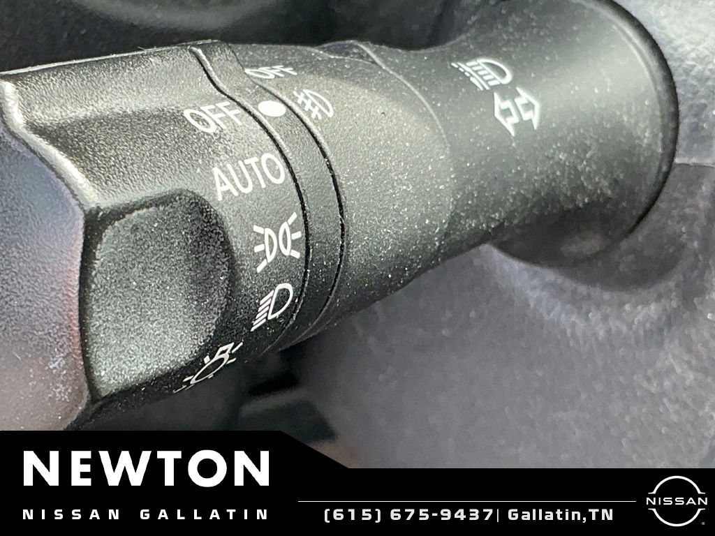 Used 2020 Nissan Pathfinder SV FWD image 10