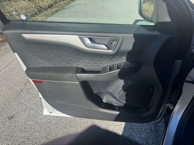 Used 2020 Ford Escape SE image 10