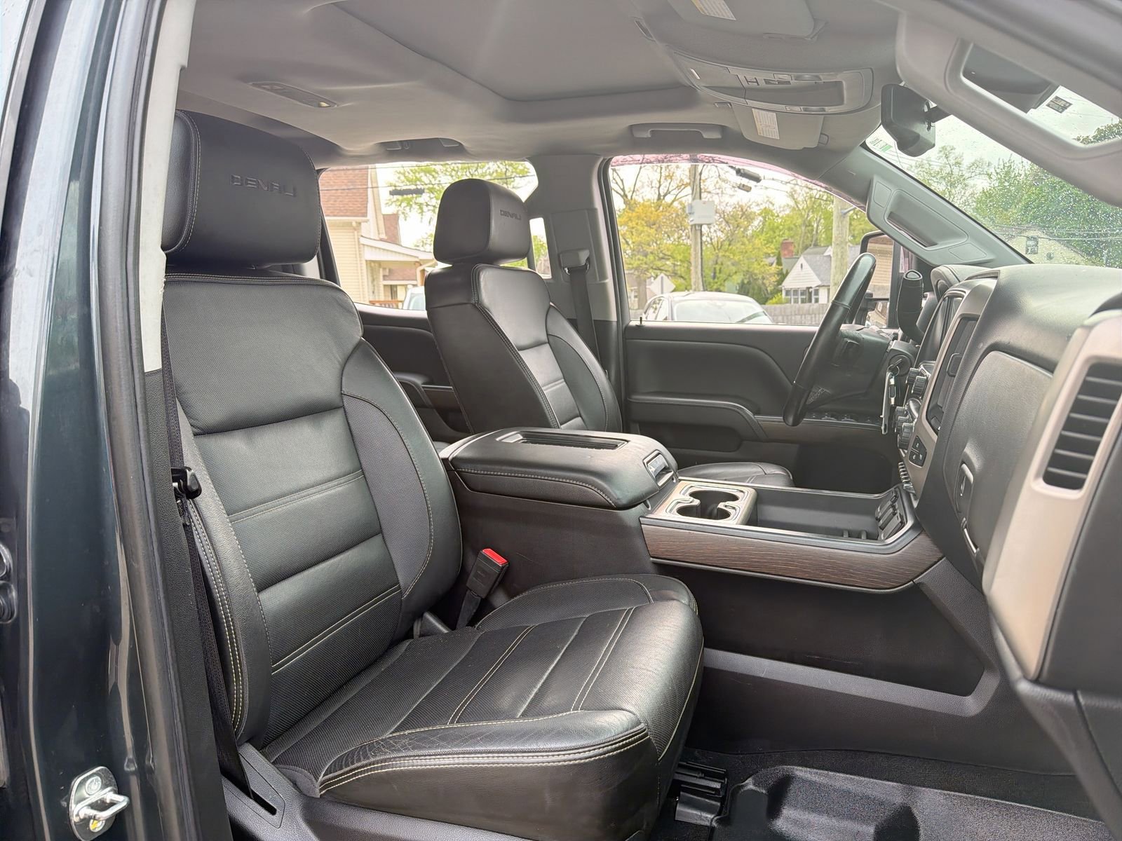 Used 2018 GMC Sierra 2500 Denali w/ Duramax Plus Package AWD/4WD image 22