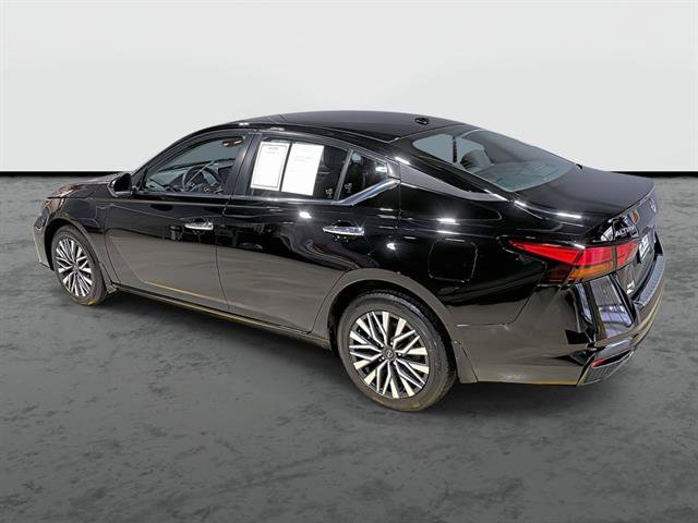 Used 2023 Nissan Altima 2.5 SV AWD/4WD image 2