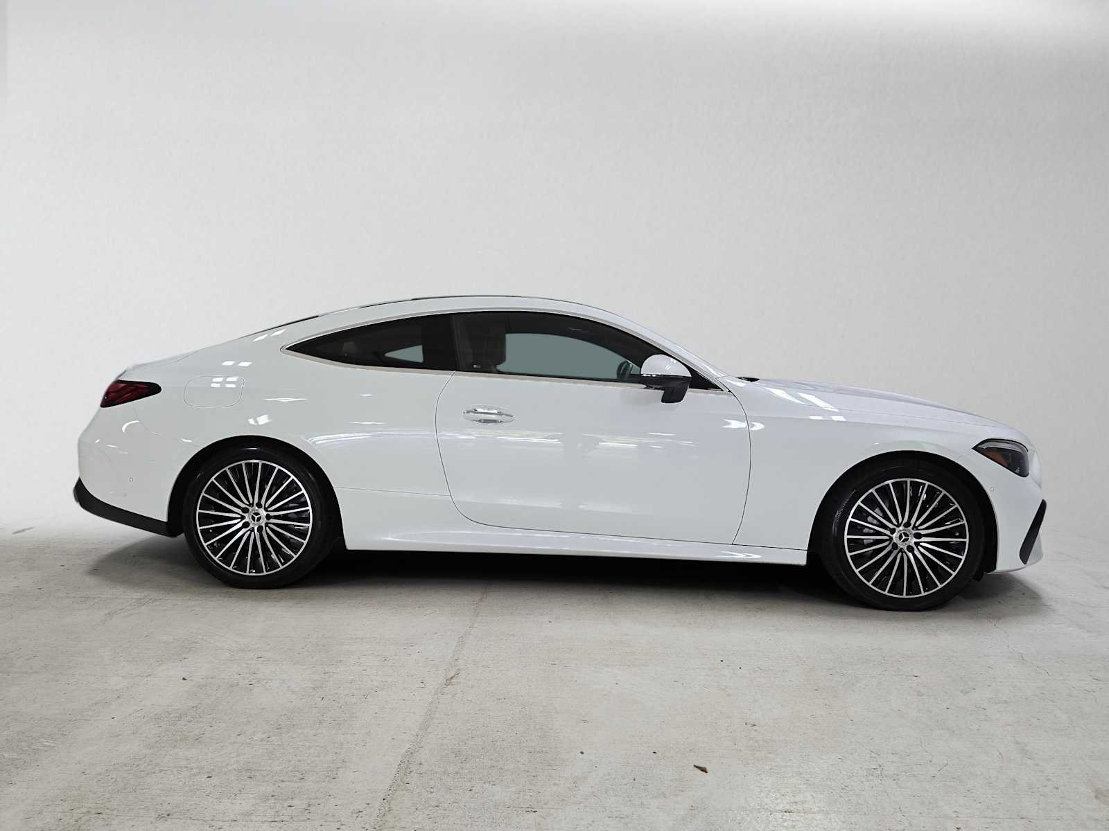 Used 2024 Mercedes-Benz CLE 300 4MATIC Coupe image 2