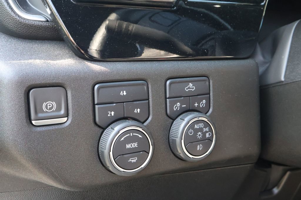 Used 2024 Chevrolet Silverado 2500 LT AWD/4WD image 17