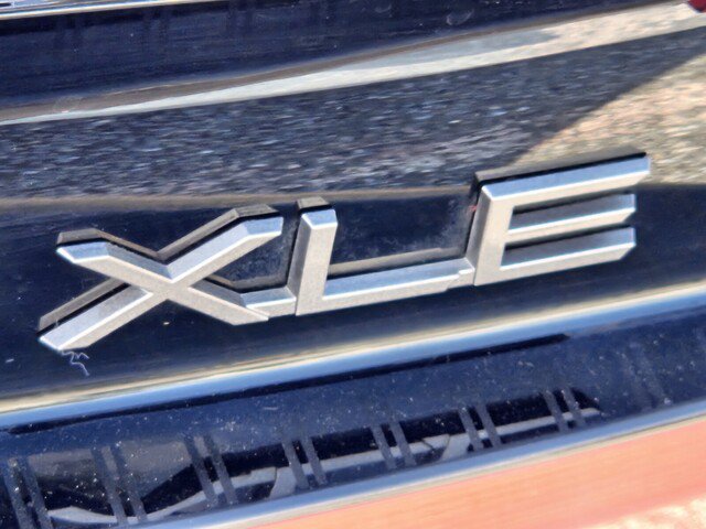 Used 2024 Toyota Prius XLE FWD image 30