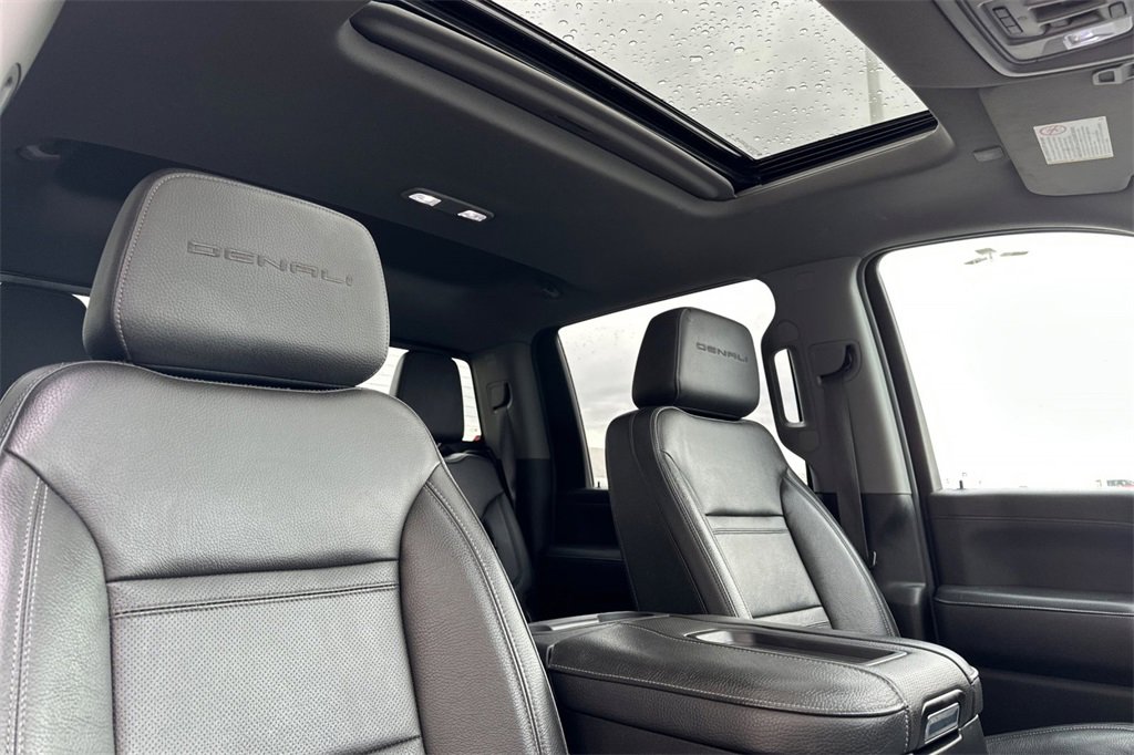 Used 2022 GMC Sierra 3500 Denali image 17