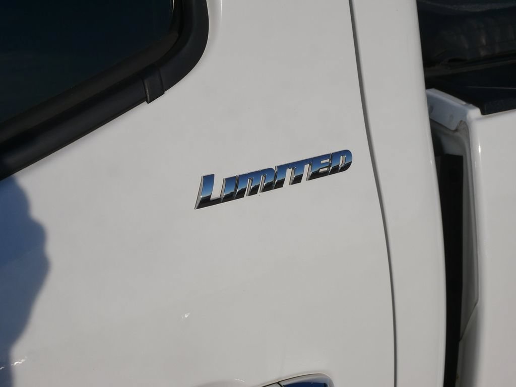 Used 2019 Toyota Tacoma Limited AWD/4WD image 9