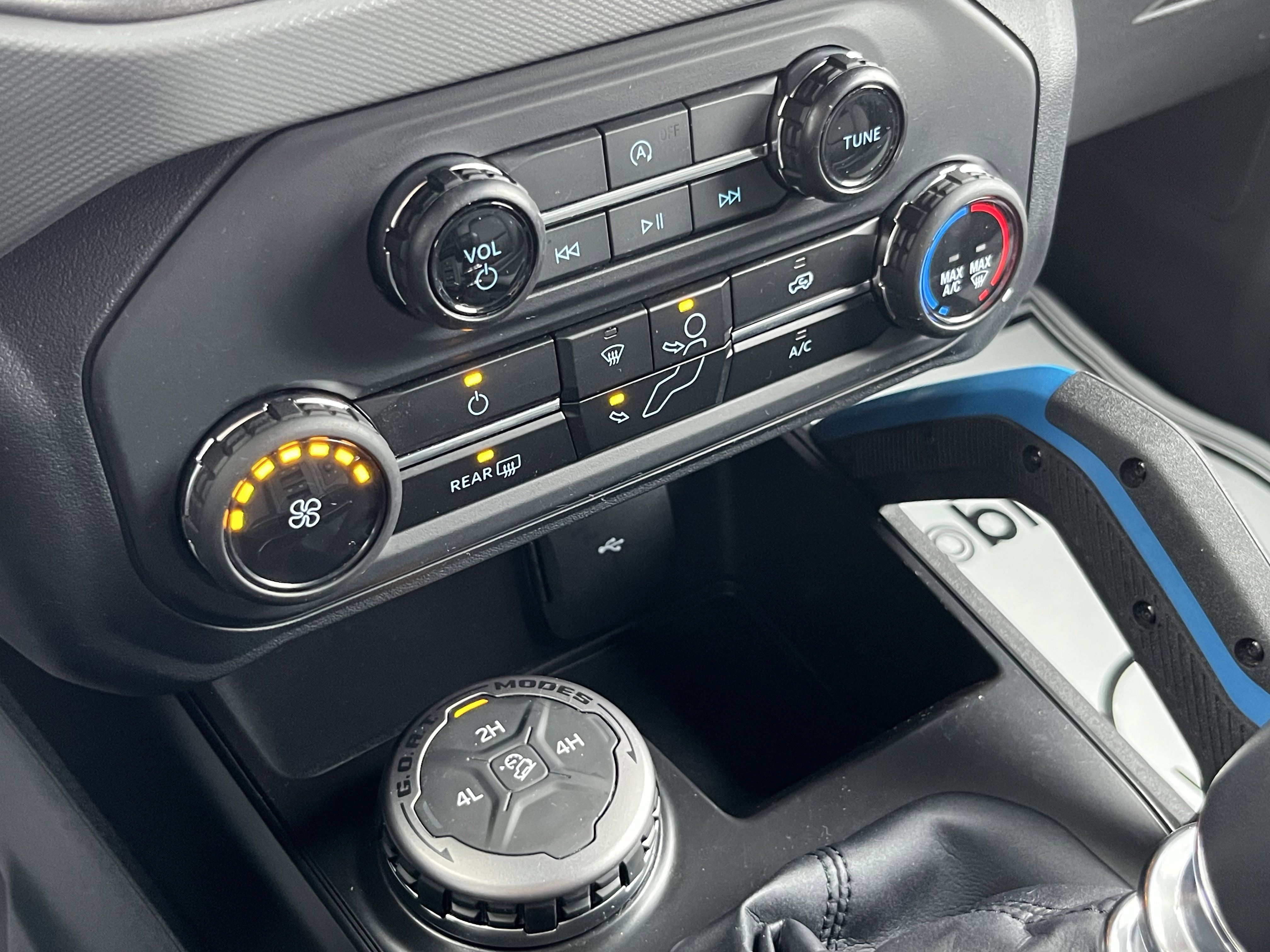 Used 2024 Ford Bronco Black Diamond image 25