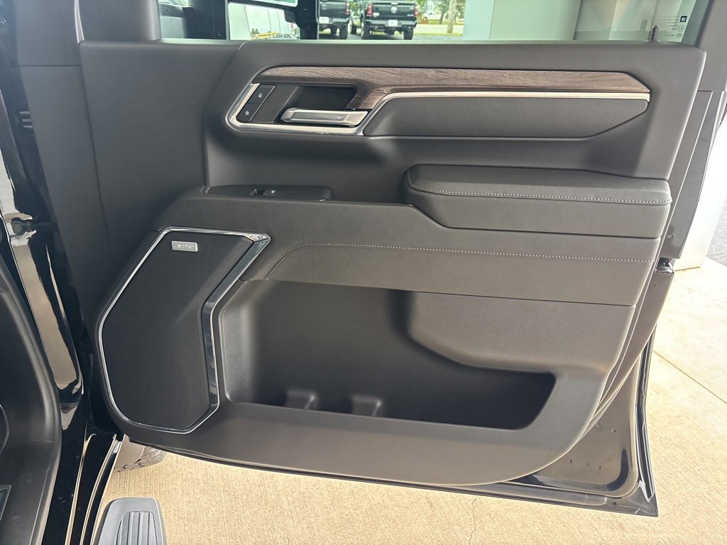 Used 2024 Chevrolet Silverado 2500 LTZ w/ LTZ Convenience Package image 30