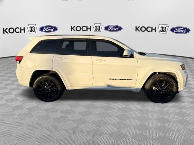 Used 2021 Jeep Grand Cherokee Laredo X image 9